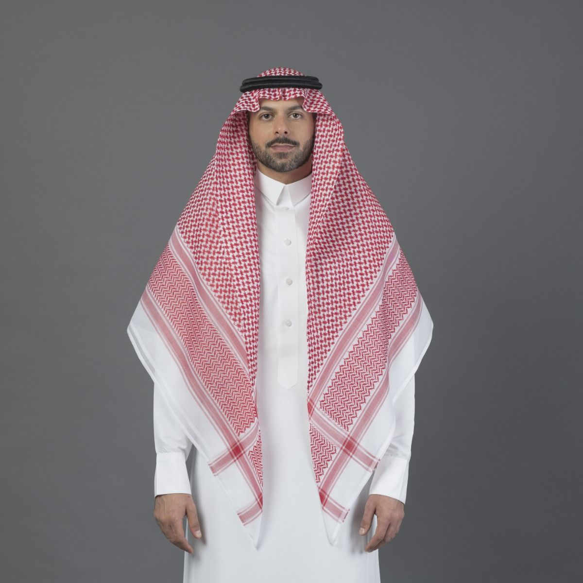 أفضل ماركات وصور شماغ أبيض وافتارات شباب بشماغ 2023